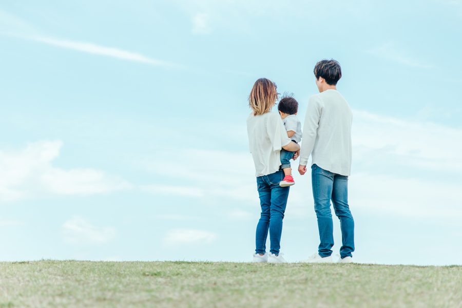 子どもと過ごす家族